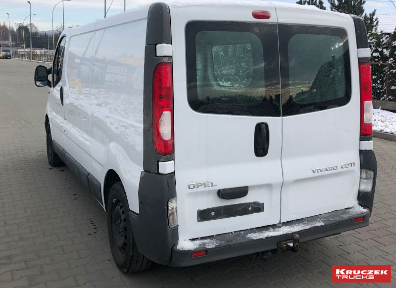 opel vivaro sprzedaż busów